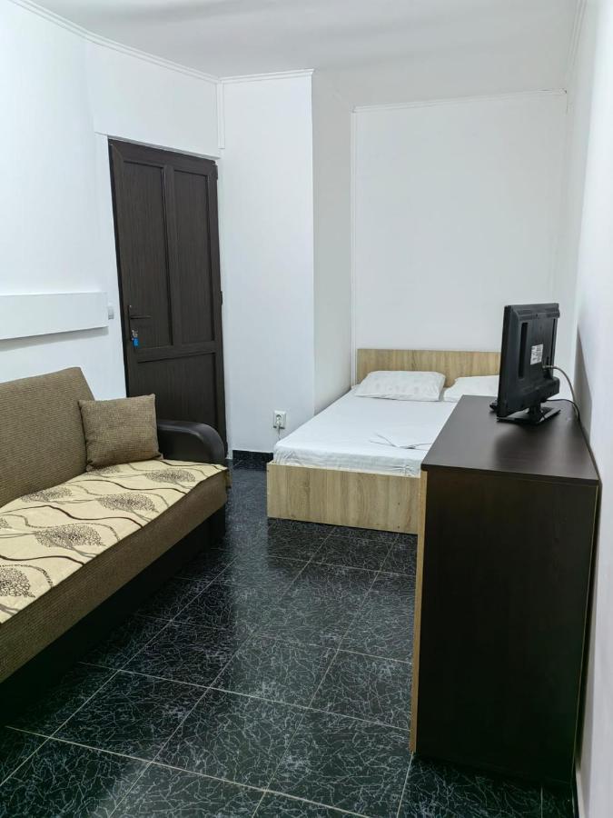Hotel Casa Alexandru à Două Mai Extérieur photo
